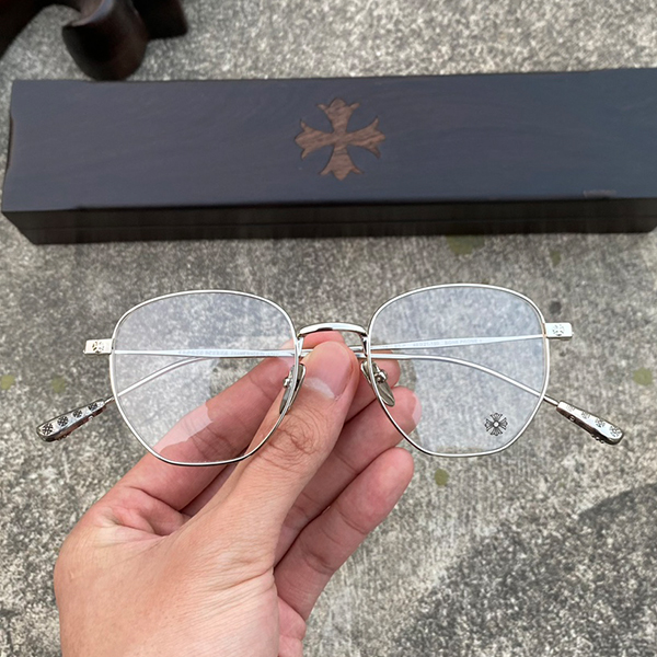 クロームハーツ CH 超軽量 純チタン クロス眼鏡(スターリングシルバー)